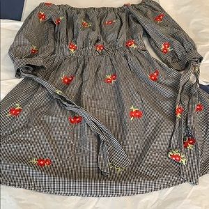 UO off the shoulders floral x-sm dress like new